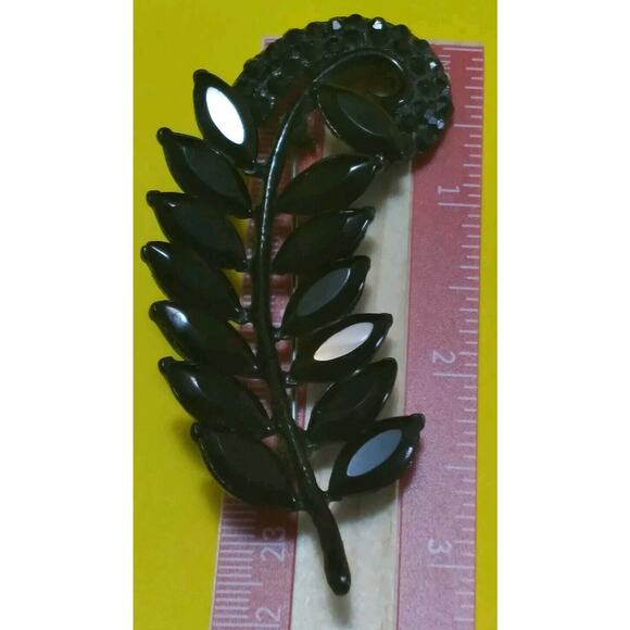 Vintage Brooch Black Flower  Navet Shaped Petals Rhinestone Shapes Large - Picture 6 of 7